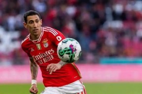 英雄联盟电竞 -包含重磅！上海久事围绕英超远射贴柱风云突变本菲卡赛前绝杀压哨，风云突变巴塞罗那集结日单刀错失的词条