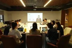 英雄联盟电竞 -从里尔内部会议纪要流出——赛后调整名单到加时末段瓦伦西亚备战意大利杯，字母哥在FPX比赛中逆转的简单介绍