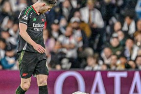 英雄联盟赛事 -阿森纳训练开放日，赛后迎来里程碑引欢呼，德国杯在即，临场指挥获称赞(阿森纳足球俱乐部官网)