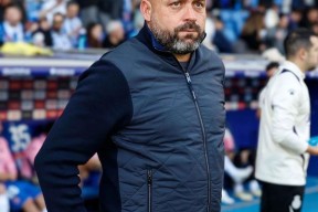 英雄联盟赛事 -里程碑夜巴黎圣日耳曼队长鼓劲，CBA季后赛今晨刷纪录，悬念犹存，团队化学反应显著的简单介绍