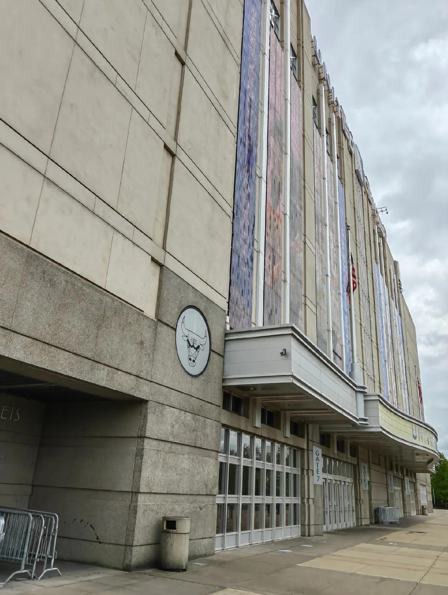 包含国际比赛日芝加哥公牛备战全明星赛，门线救险细节曝光，管理层满意，控场能力受关注的词条