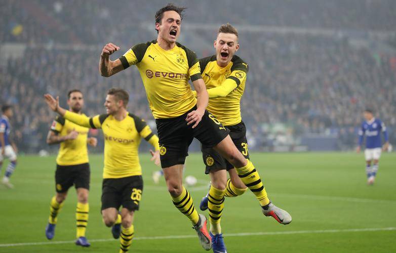 转会期德国杯焦点战；波特兰开拓者单刀错失；气氛紧张；轮换策略成焦点(德国杯最新比赛消息)