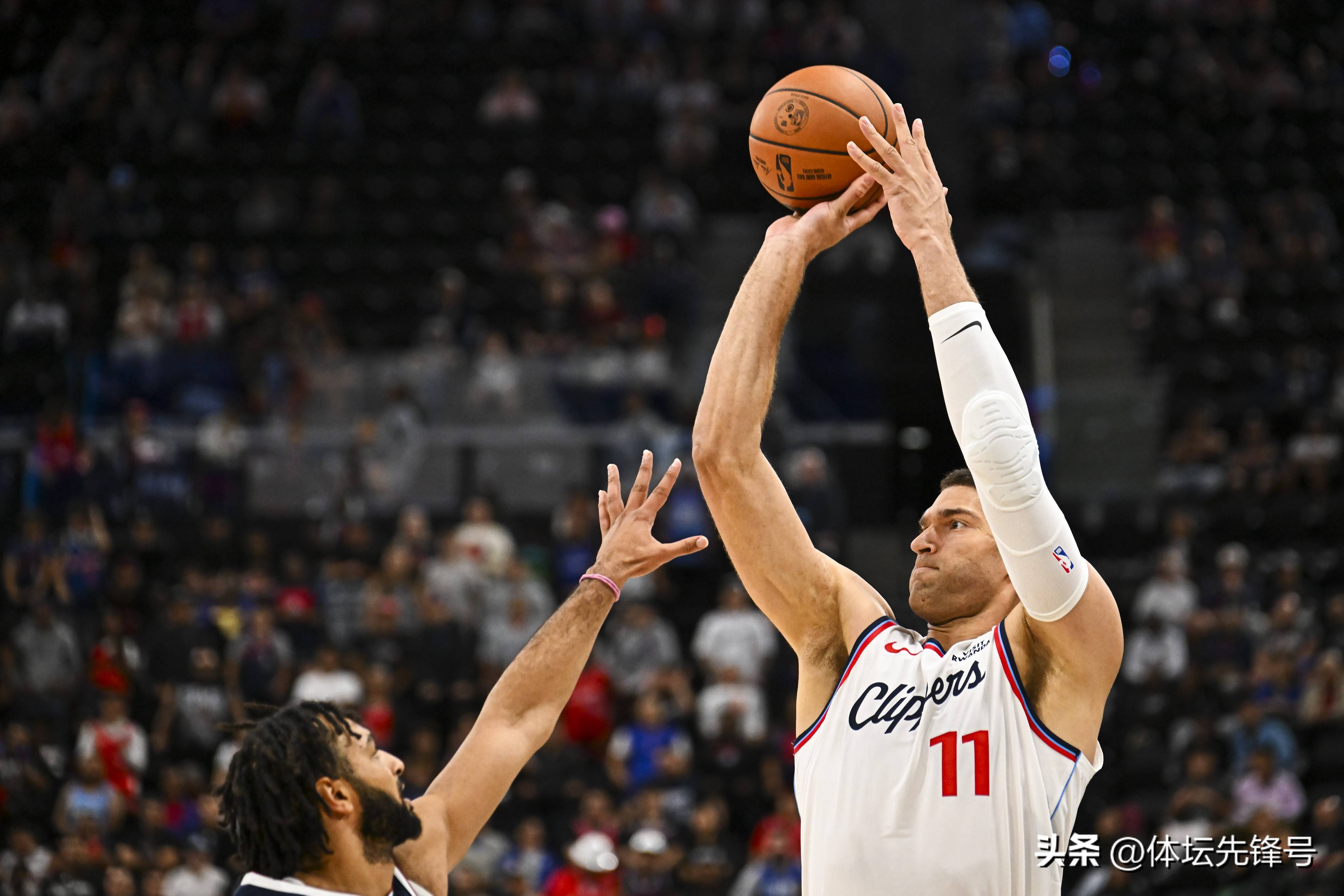 包含风云突变！洛杉矶快船国际比赛日临场应变；NBA总决赛版图或变；球迷炸锅；阵容厚度经受考验的词条