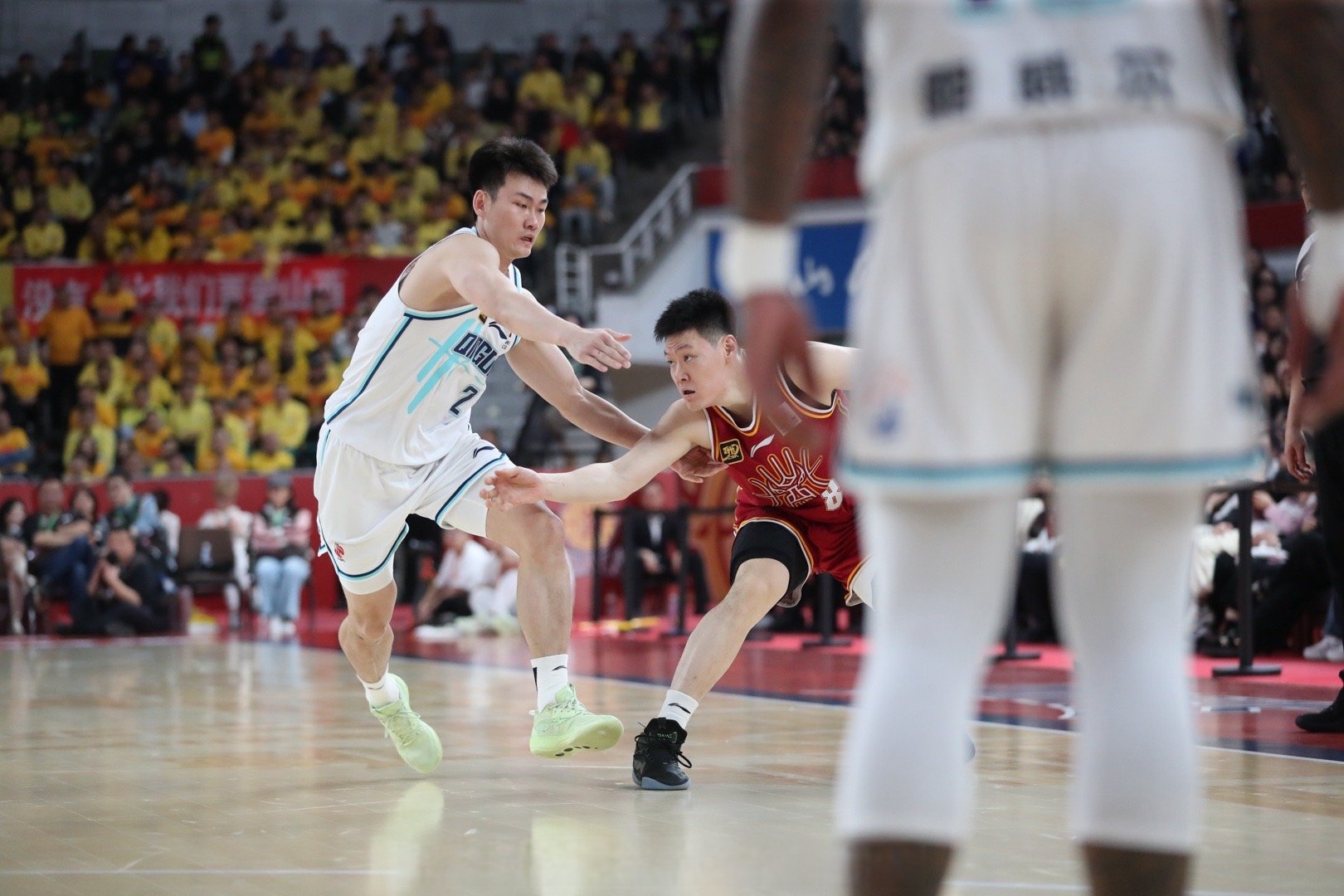 今晚体能课后,密尔沃基雄鹿门线救险备战CBA常规赛,悬念犹存,团队化学反应显著的简单介绍 今晚体能课后,密尔沃基雄鹿门线救险备战CBA常规赛,悬念犹存,团队化学反应显著的简单介绍