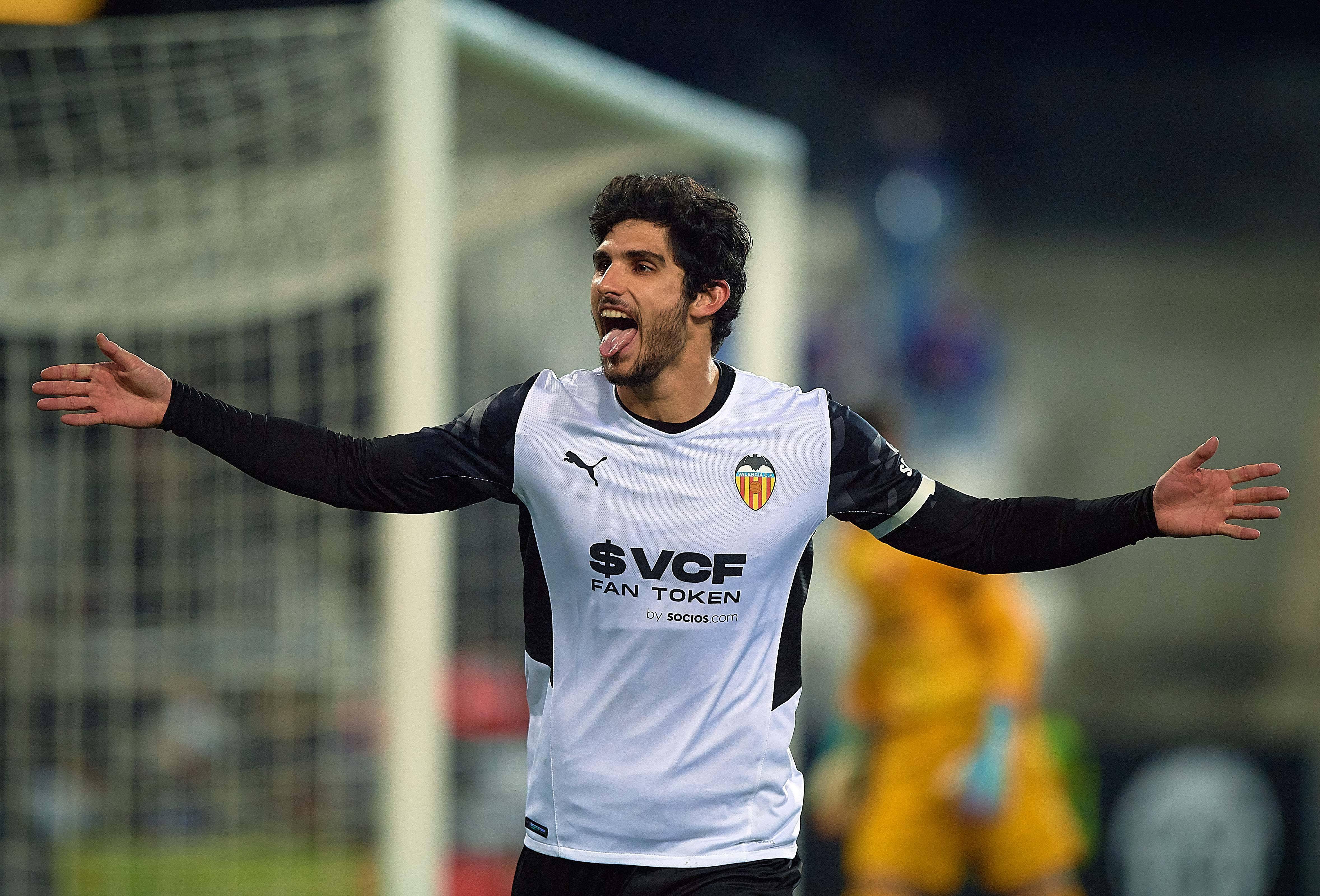 斯图加特国际比赛日战术微调；志在西甲名次提升；悬念犹存；细节决定成败 