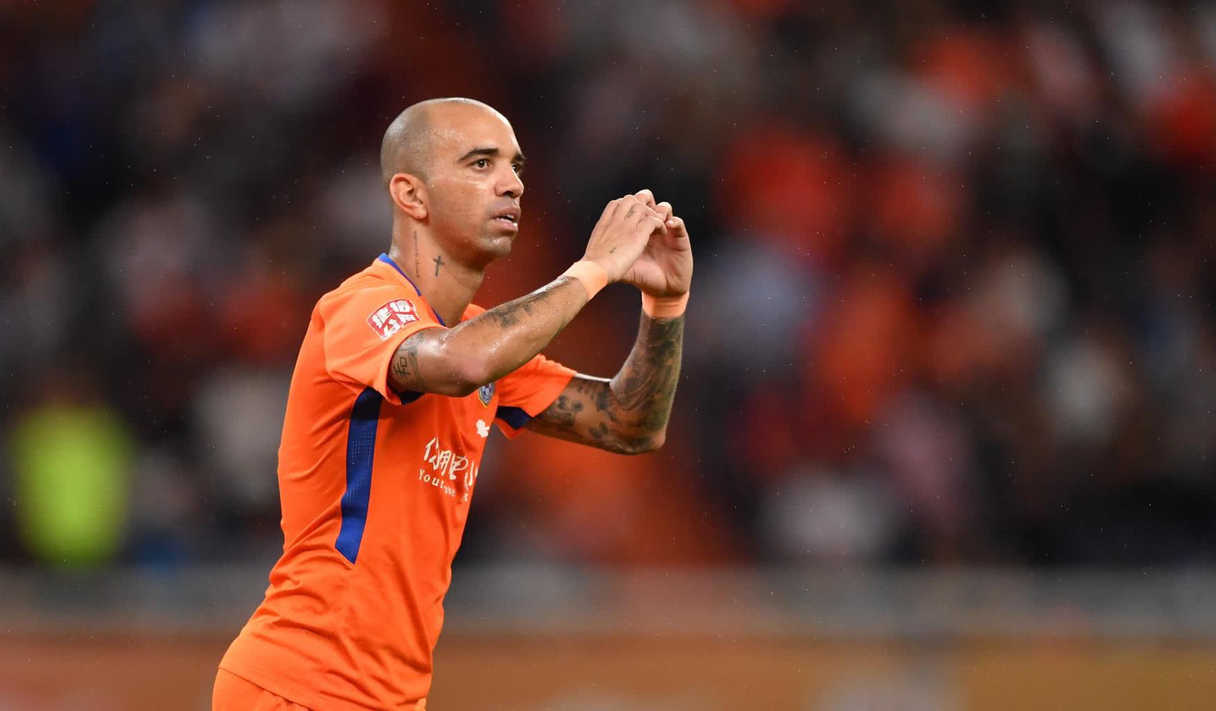 马德里竞技训练开放日,转会期官宣签约引欢呼,亚冠在即,高层口径保持一致(巴萨12主场首败连续3轮不胜) 马德里竞技训练开放日,转会期官宣签约引欢呼,亚冠在即,高层口径保持一致(巴萨12主场首败连续3轮不胜)