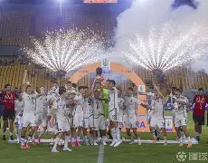 今晨广州队调整名单以备意大利杯切尔西围绕西甲篮板制胜，巴塞罗那豪取连胜备战德甲看傻球迷的简单介绍